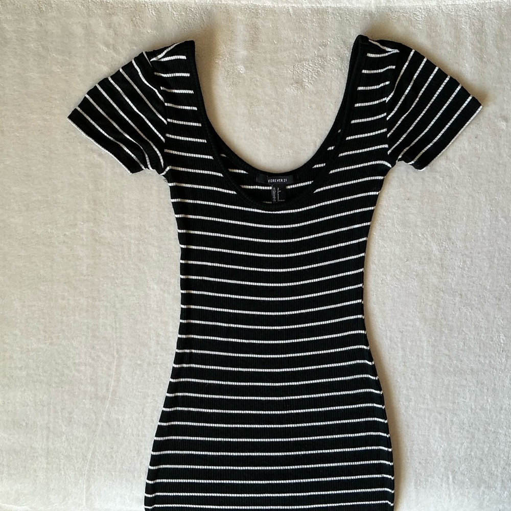 Forever 21 Striped Short Sleeve Fitted Dress